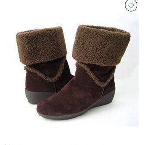 Easy Spirit Women's Evander Sherpa boots size 10